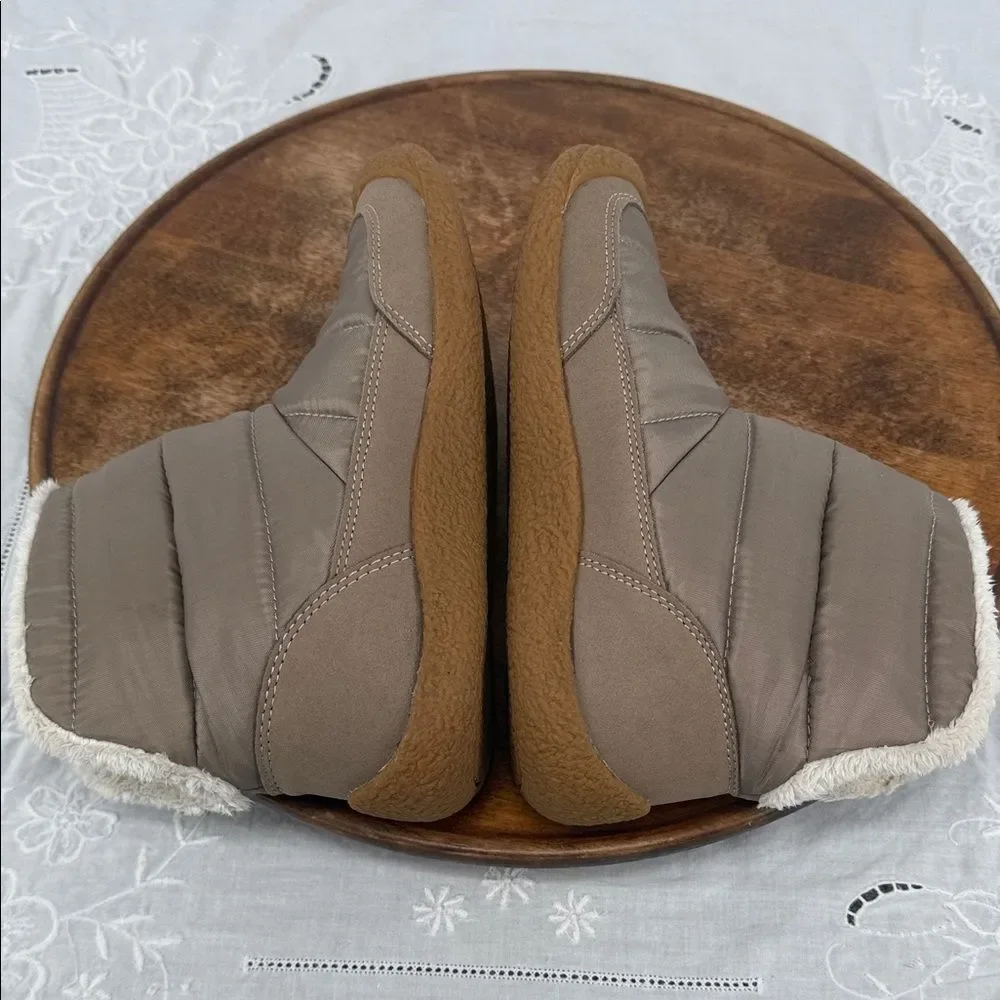 KEEN Boots Wm 6 Howser Fold Down Taupe Winter Ankle Cream Faux-Fur